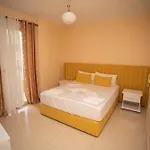 Sunrise Hotel *