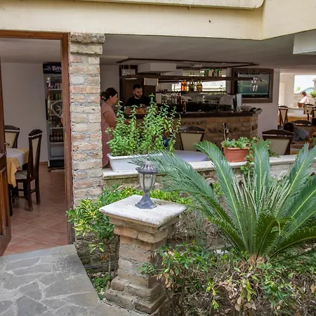 Hotel Sunrise Golem (Tirana)